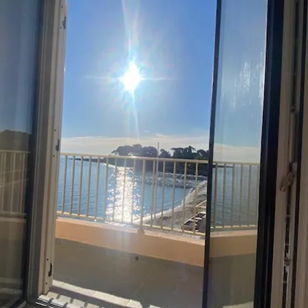 T2 With Balconies Stunning Sea Views Apartman