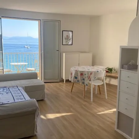 T2 With Balconies Stunning Sea Views Apartman *